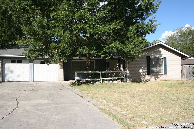 1st image of 611 Indigo St