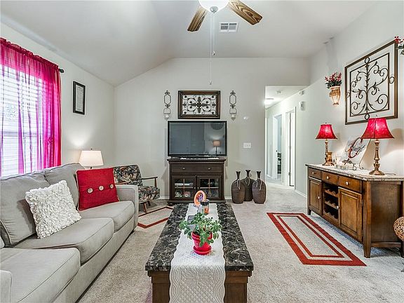 5th image of 5811 Clearwater Dr