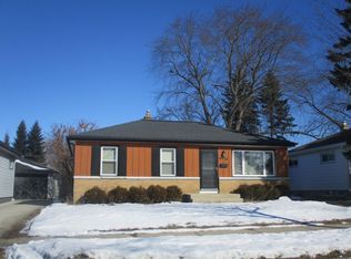 4916 W Tesch Ave, Milwaukee, WI 53220