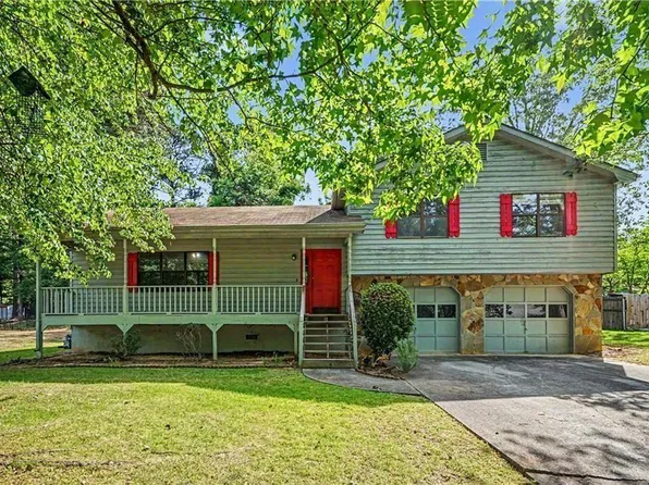 1208 Gate Post Ln, Lawrenceville, GA 30044