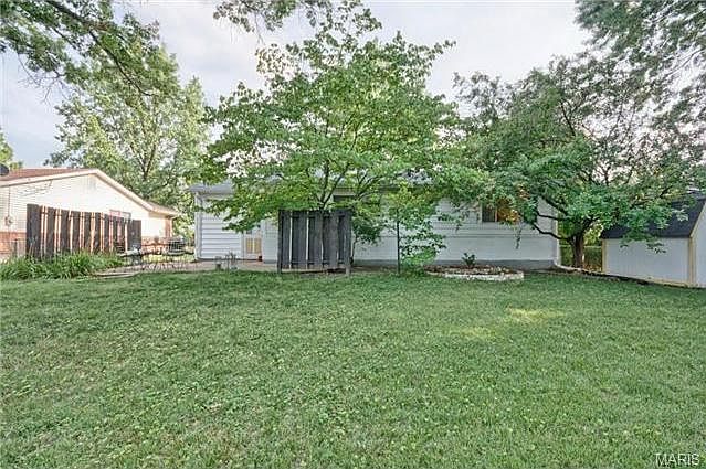 2nd image of 2425 Cambridge Dr