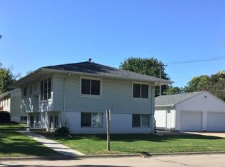 515 1st Ave NW, Mount Vernon, IA 52314