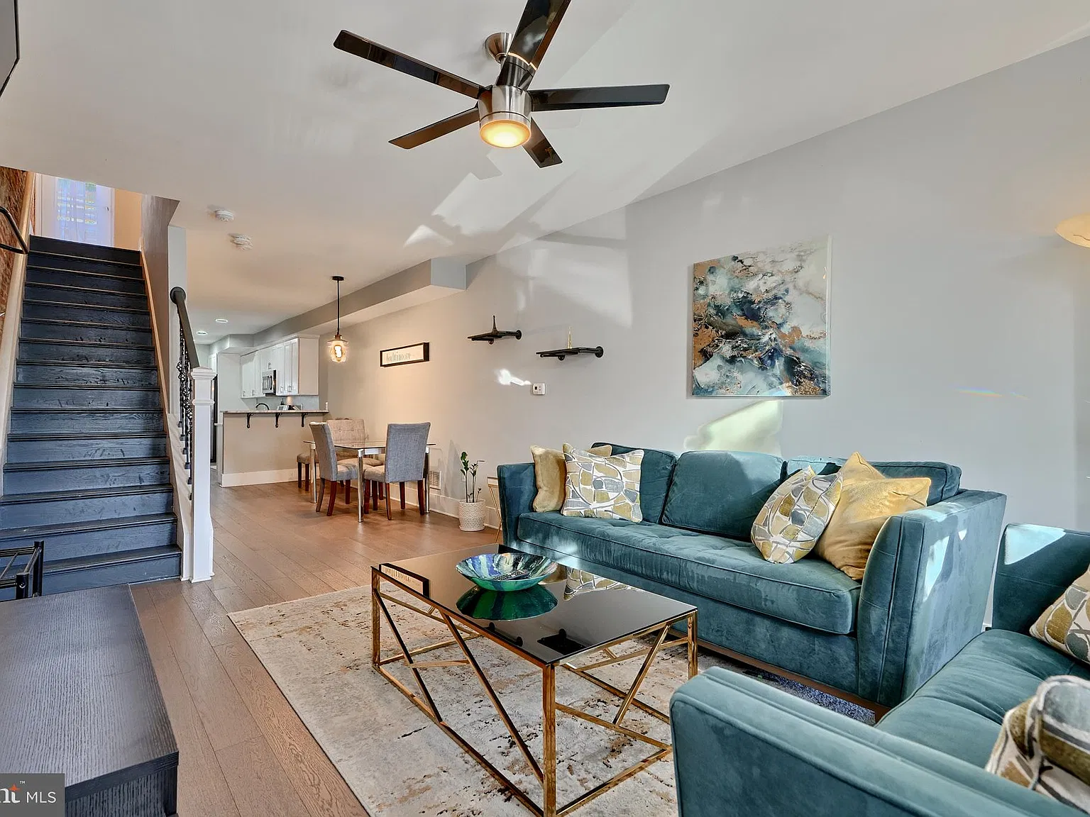 2 bed, 3.5 bath, 1714 sqft, $3,350 — Photo 3