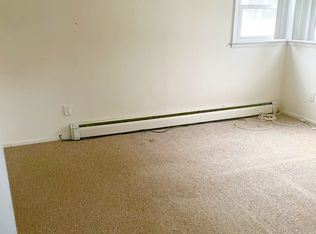 (Undisclosed Address), Roslyn Heights, NY 11577