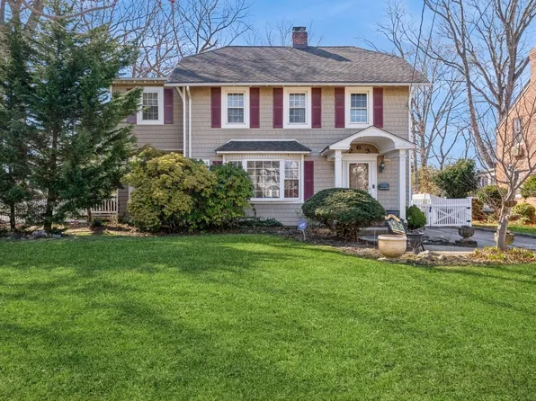 263 Pennsylvania Avenue, Freeport, NY 11520