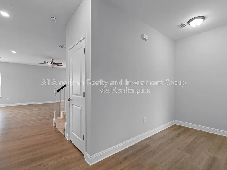181 Johnson Ct — Photo 4