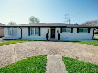 200 Willow Dr, Gretna, LA 70053