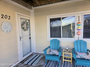 650 Salter Path Rd APT 203, Pine Knoll Shores, NC 28512