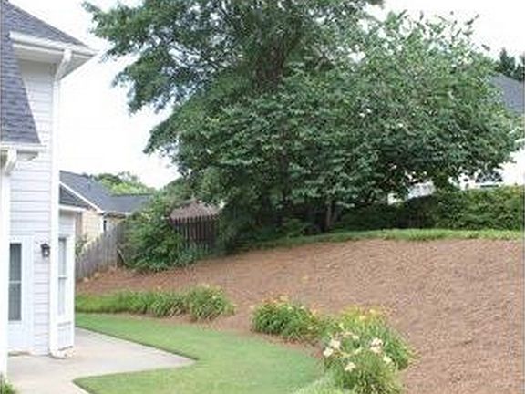 2nd image of 760 River Overlook Dr