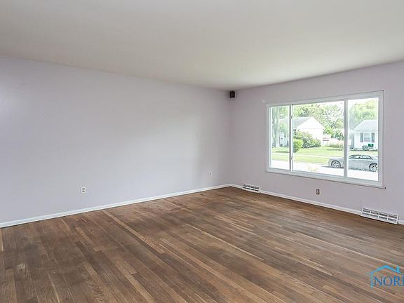 4th image of 1201 Anderson Ave