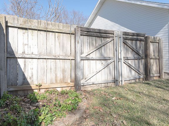 3rd image of 8900 Brookside Circle