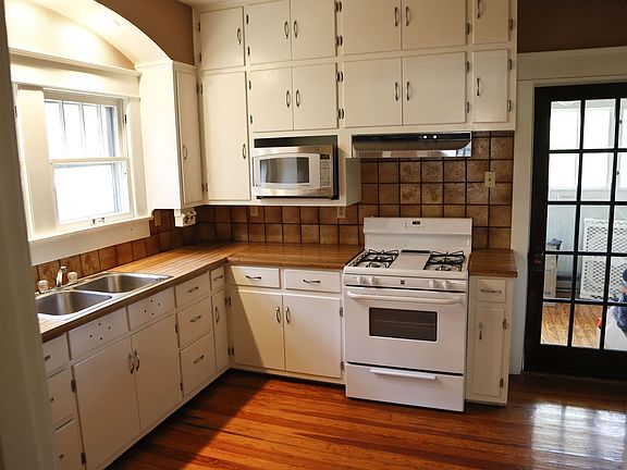 3rd image of 647 E 14th Ave