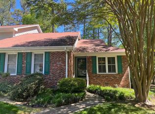 1530 Edgeside Ct, Raleigh, NC 27609