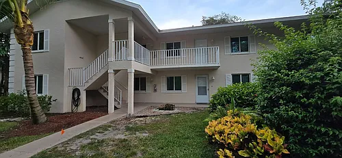 240 Timber Lake Cir #D202 Photo 1