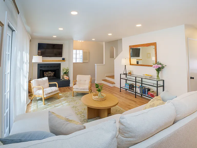 3766 Balboa Ter #F — Photo 10