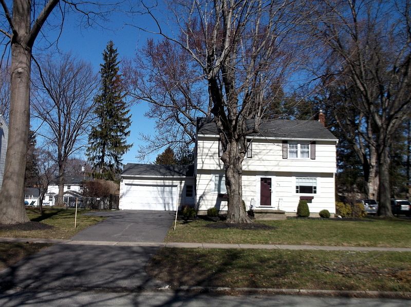 Front of Home / Treed Lot