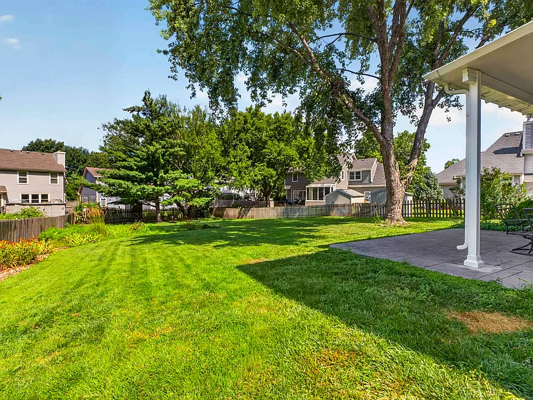 14510 S Kaw Dr — Photo 37