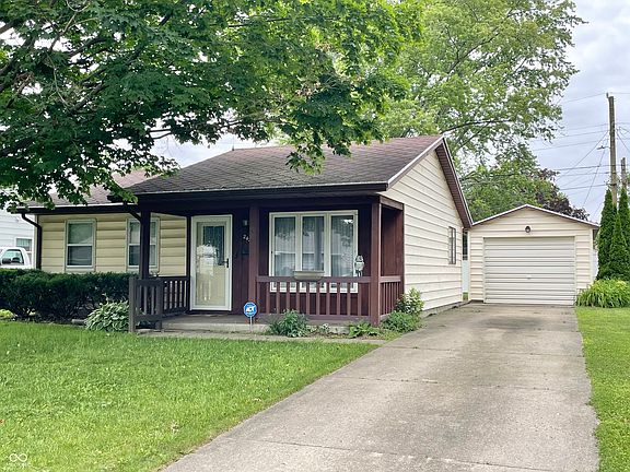 2nd image of 2424 Foxhall Dr