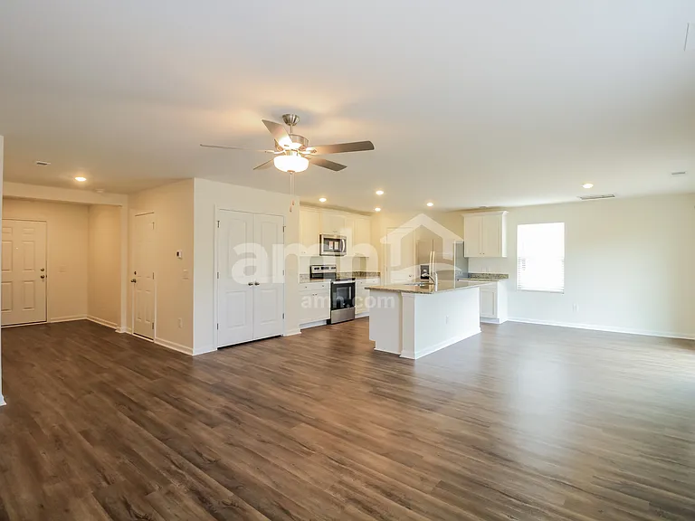 1359 John Swann St — Photo 8