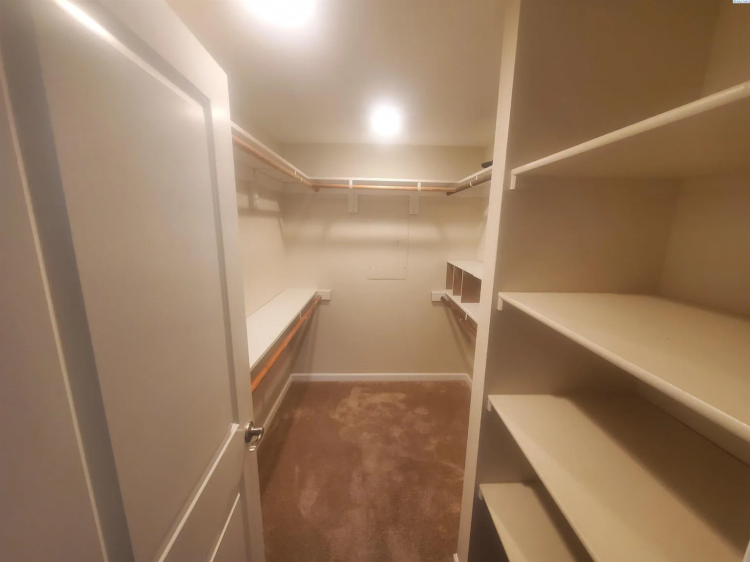 2 bed, 2.0 bath, 1192 sqft, $1,795 — Photo 3