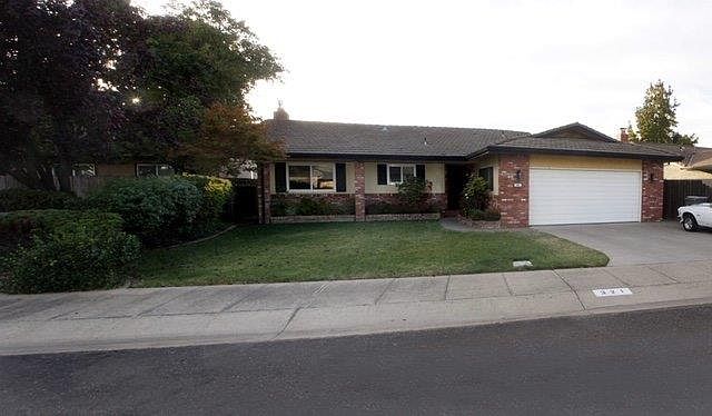 1st image of 321 Tioga Dr