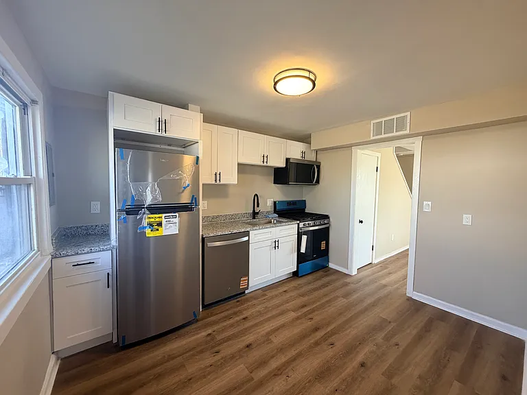 2026 Ellsworth St #2026 — Photo 4