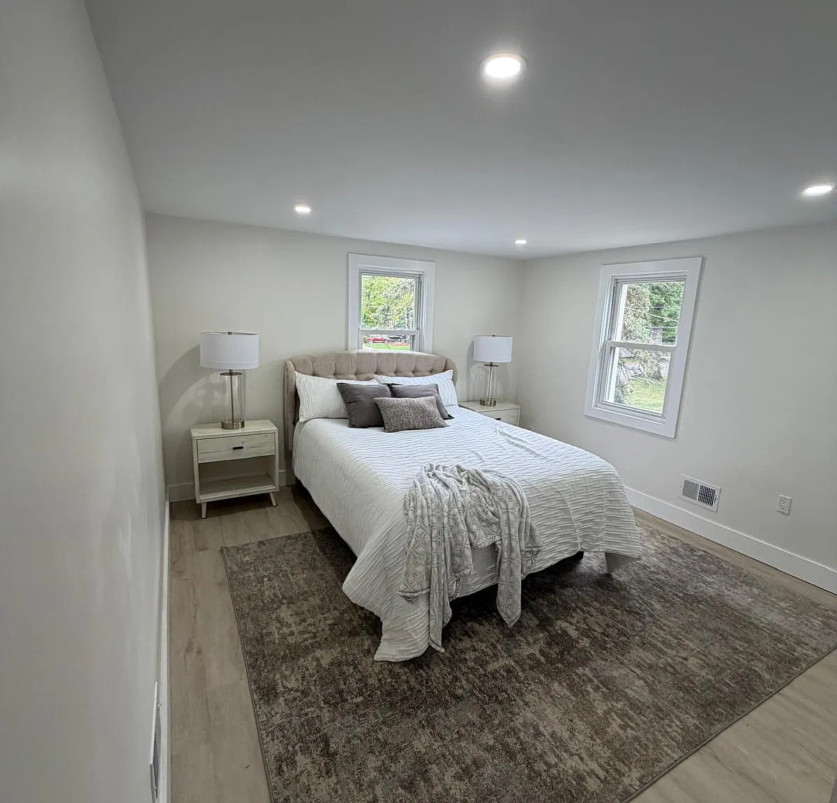 4 bed, $5,000 — Photo 3
