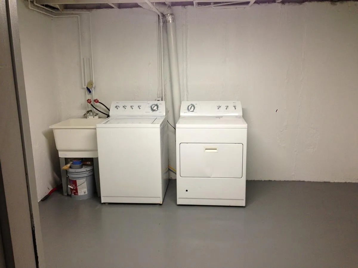 2 bed, 950 sqft, $1,385 — Photo 3