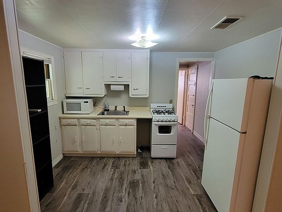 3rd image of 120 S Front St #3
