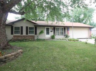 320 Walnut Dr, Gas City, IN 46933
