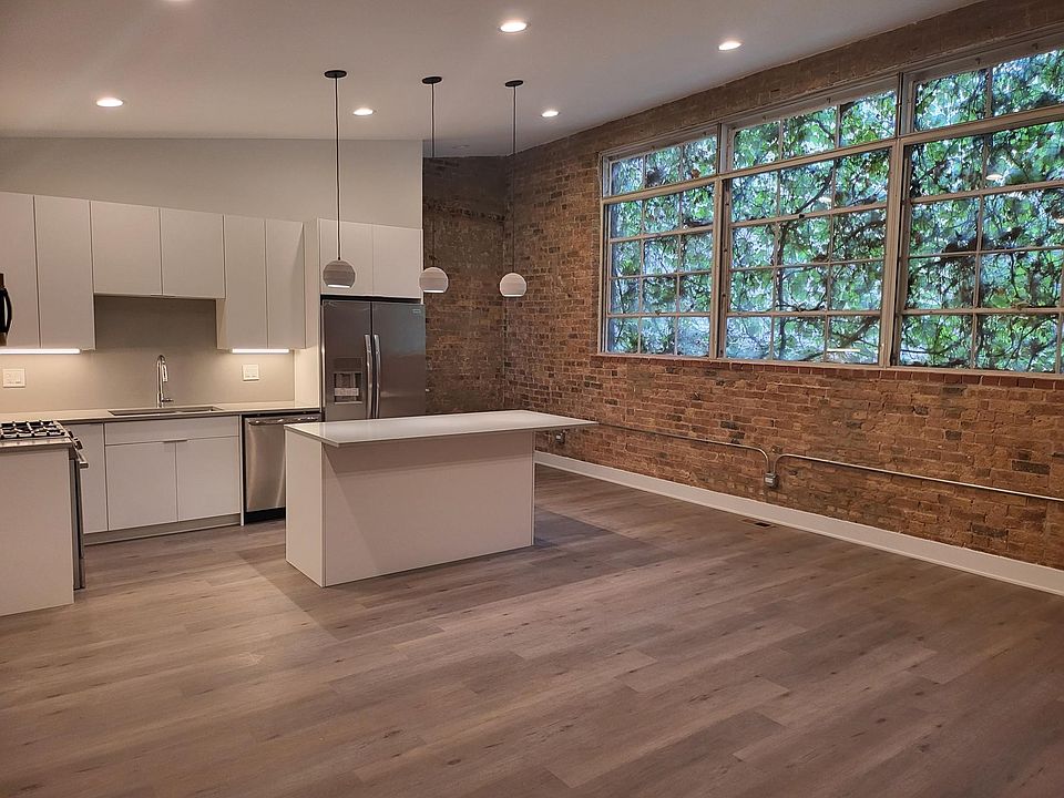 1st image of 510 W Barry Ave
