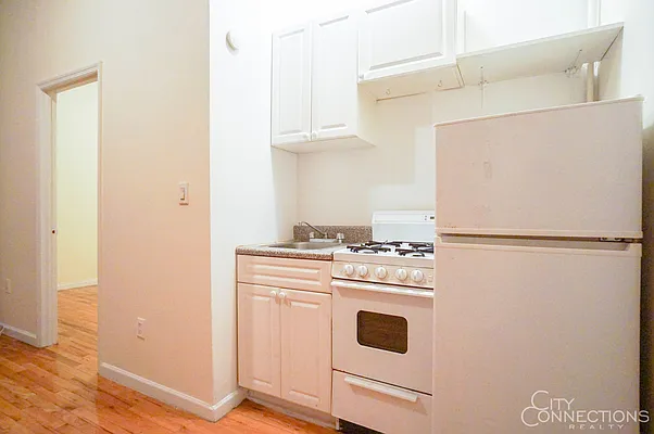 Rented by City Connections Realty | media 15