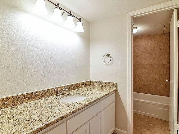 4th image of 510 Campana Ct
