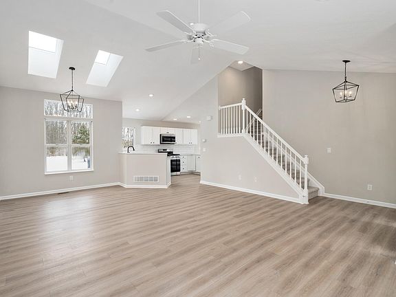 3rd image of 5817 Oldenburgh Way
