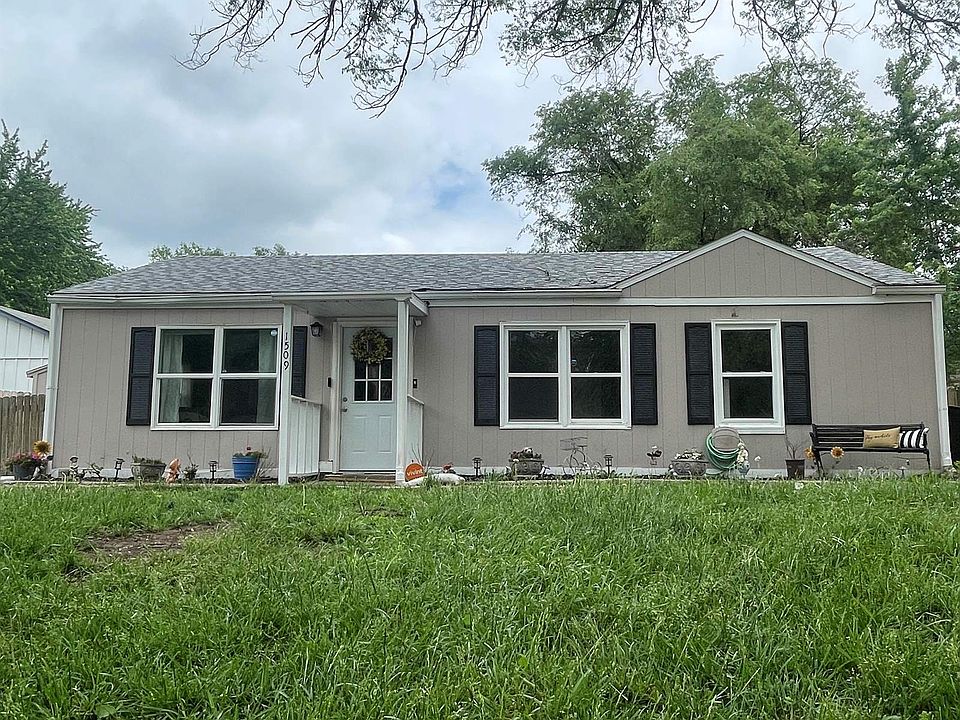 1st image of 1509 N 61st Ter