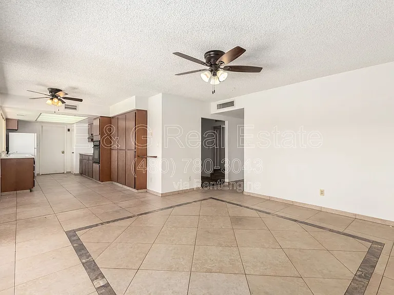 4013 S Hazelton Ln — Photo 7