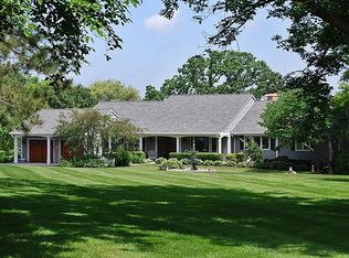 41W480 Barlow Dr, St Charles, IL 60175