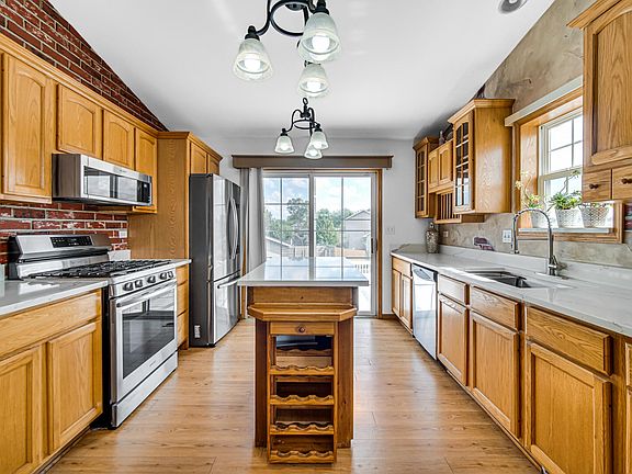 3rd image of 7581 Murrelet St
