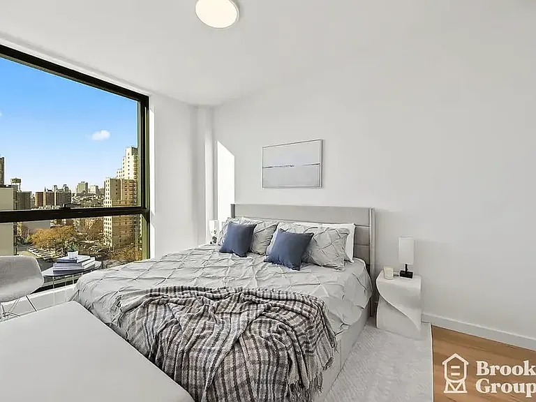 556 Baltic St #809 — Photo 2