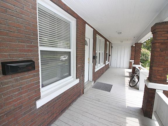 2nd image of 258 E 13th Ave