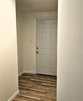4th image of 8825 Hunters Pointe Dr S