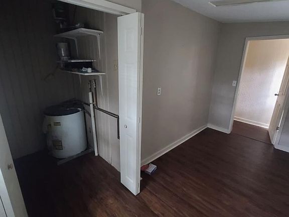 5th image of 502 Braginton St