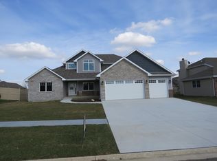 2024 Flagstone Ave, Bourbonnais, IL 60914