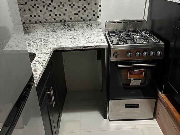 4th image of 7 E 32nd St #7B