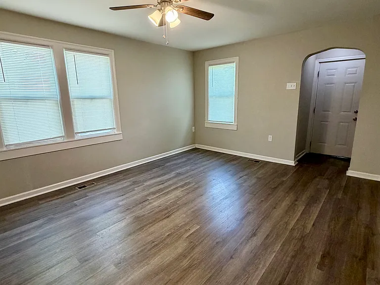 815 E Albert Ave — Photo 4