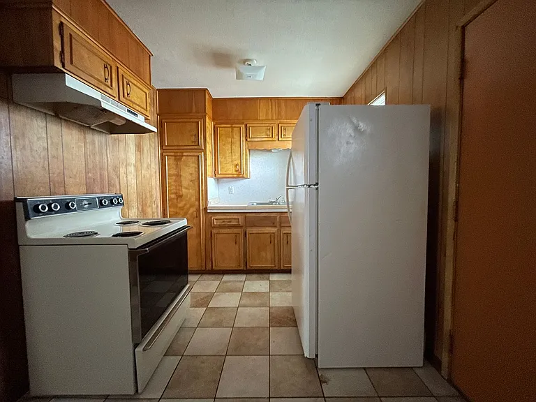 805 W Hallmark Ave — Photo 5