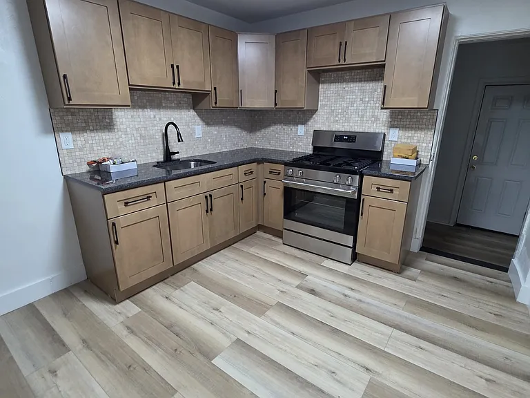 4228 N Fairhill St — Photo 5