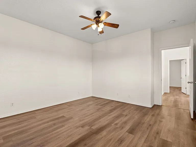 2406 Broadway Blvd NE — Photo 25