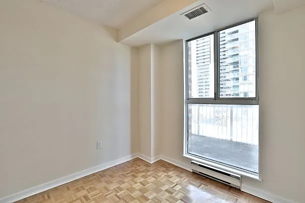 25 Wellesley St W — Photo 11