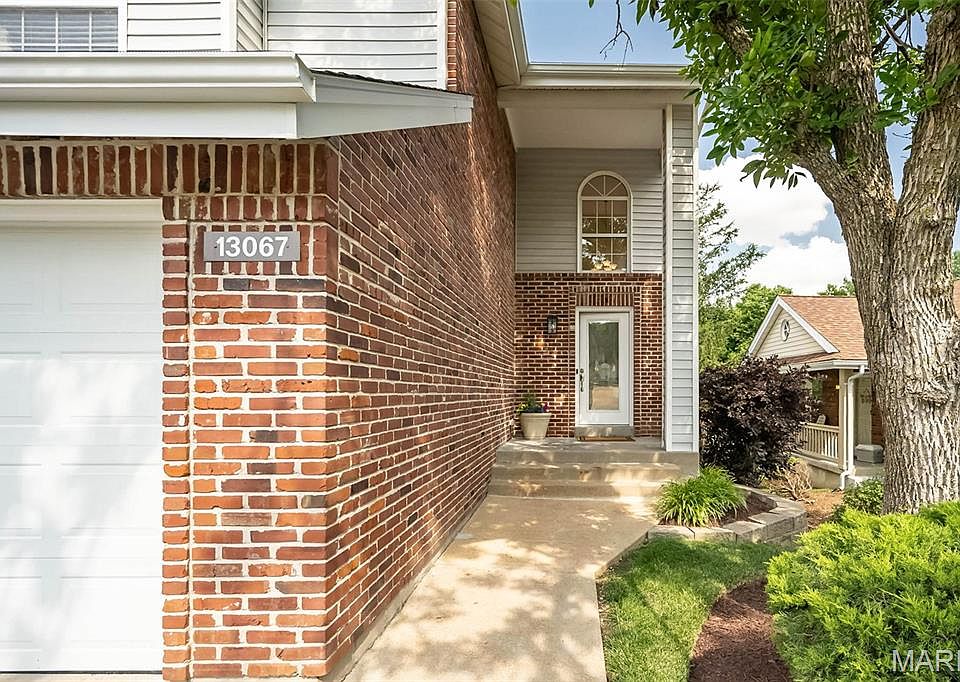 13067 Midfield Ter, Saint Louis, MO 63146 | Zillow